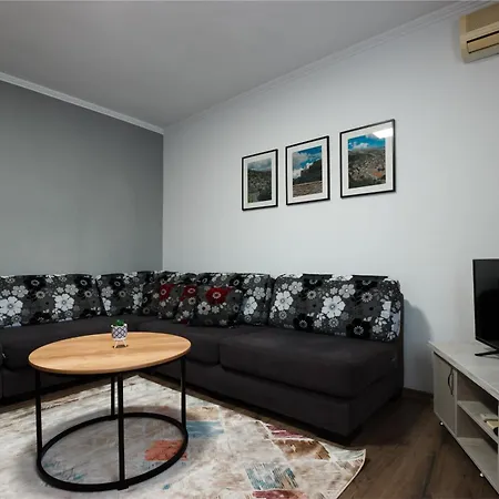 Apartman Paro's Daily *