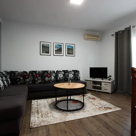 Paro's Daily Apartman *