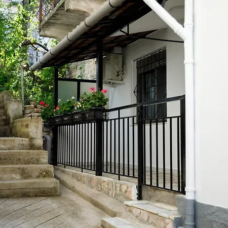 Apartment Paro's Daily *